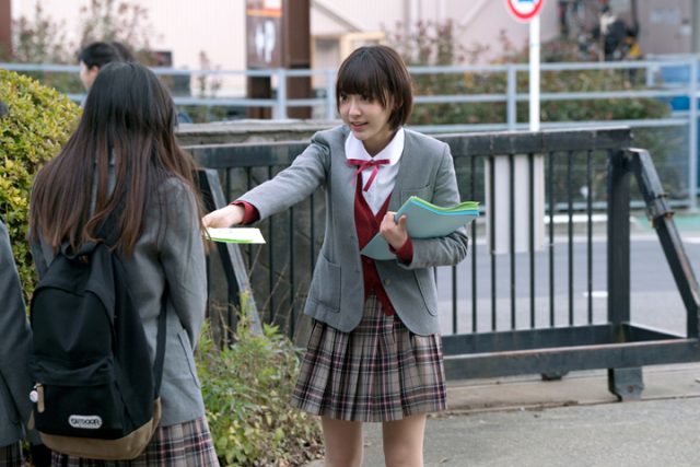 「豆腐プロレス」第2話：咲良は美音と共に学校でチラシを配ってメンバーを募集するが… [1/28 24:35～]